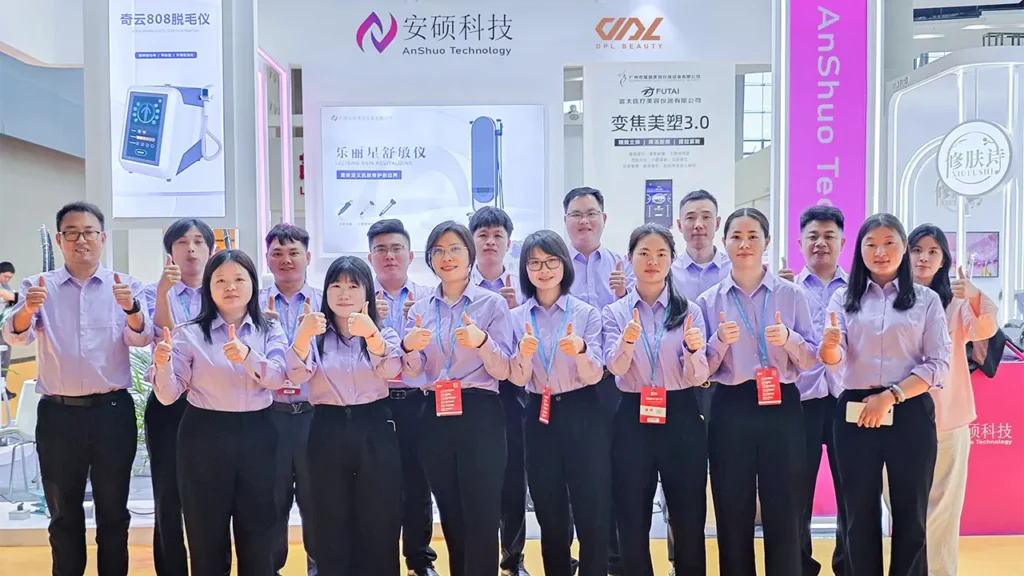 Group photo of DPL Beauty Team with dpl laser team in 2025 Guangzhou Beauty Expo